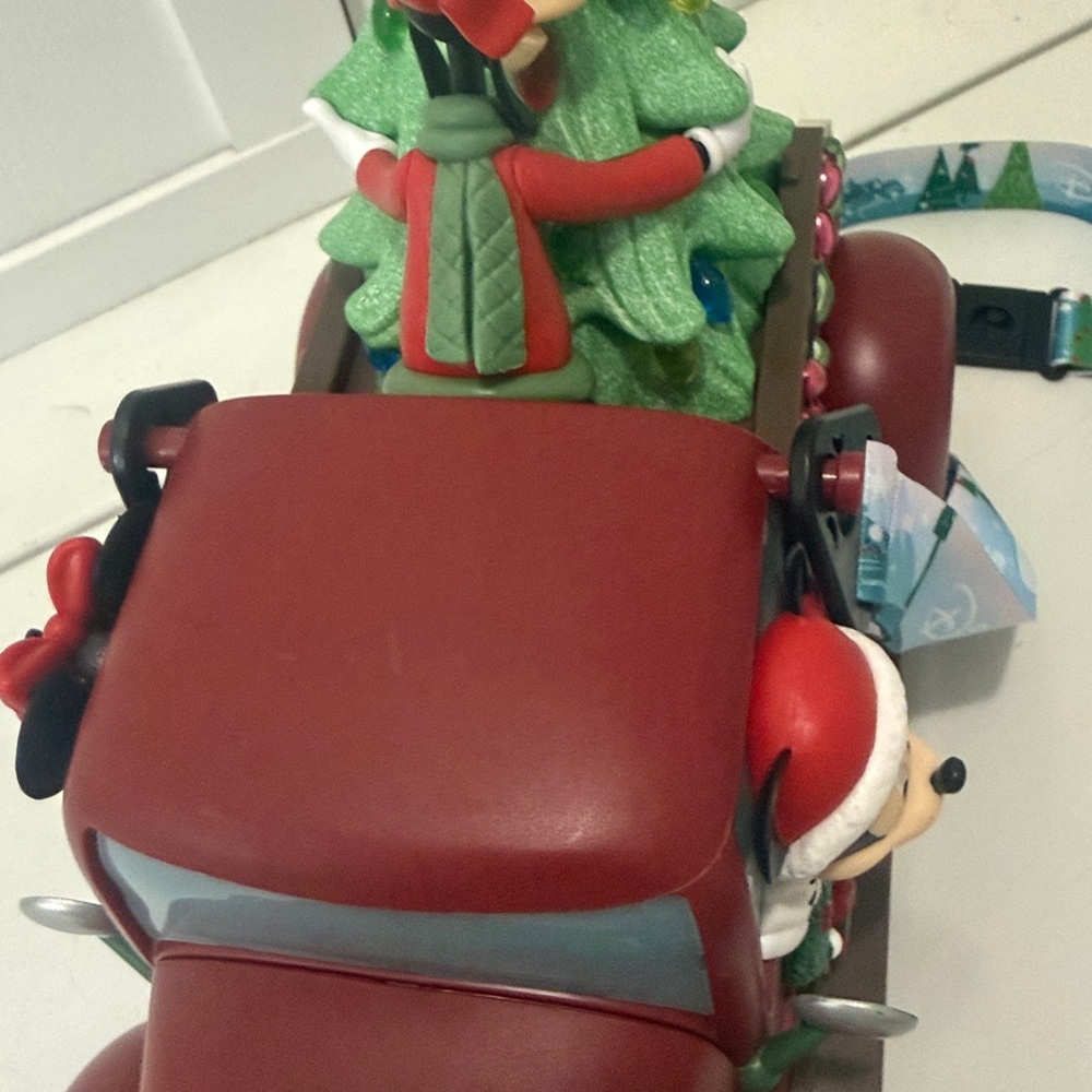 Disney Parks 2025 Exclusive Mickey’s Very Merry Christmas Party Popcorn Bucket - Picture 7 of 10